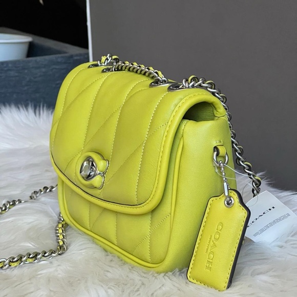 CA086 - Coach Pillow Madison Shoulder Bag 18 with Quilting - Picture 4 of 15